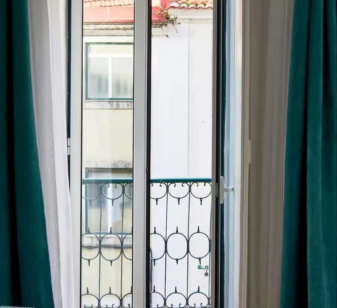 Alegria Apartments By Realmobility Lisbon Portugal